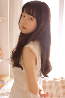 姬小满裸妆图片